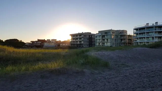 Atardecer en la playa de Cariló