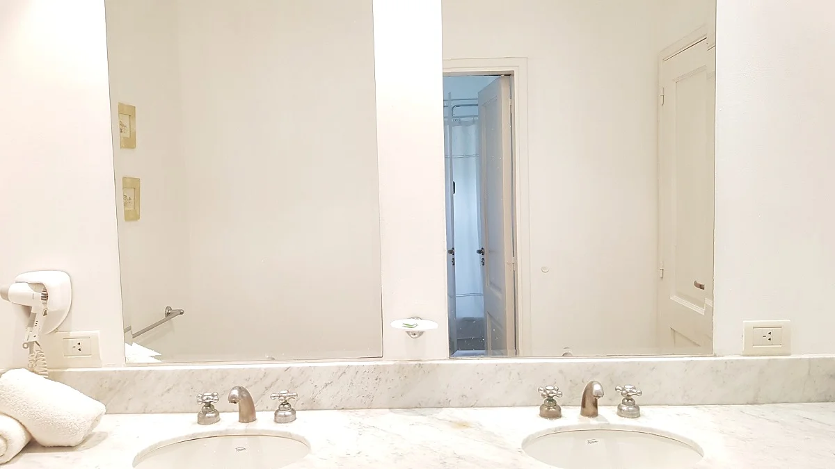 Baño de la master suite depto 4 ambientes del Terrazas de Cariló